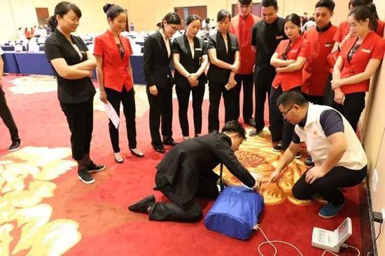 天台红十字会帮助企业做成两单外贸生意