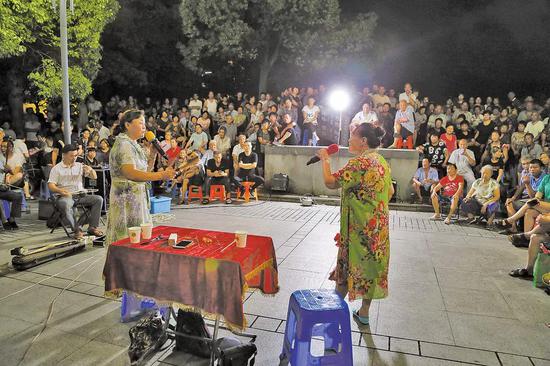 搭台唱戏是指什么意思 rOqF-hhacrce3091358.jpg