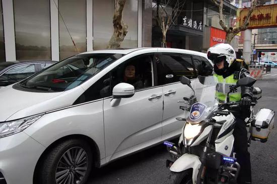 杭州绕城公路下午起迎来返程流