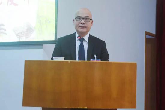 镇人大主席王潮锋作人大主席团工作报告