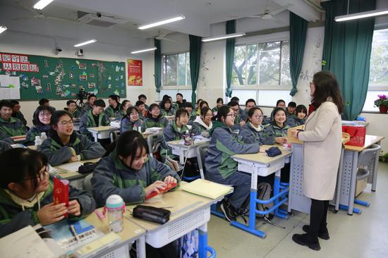 校长给这些“特权”大开绿灯