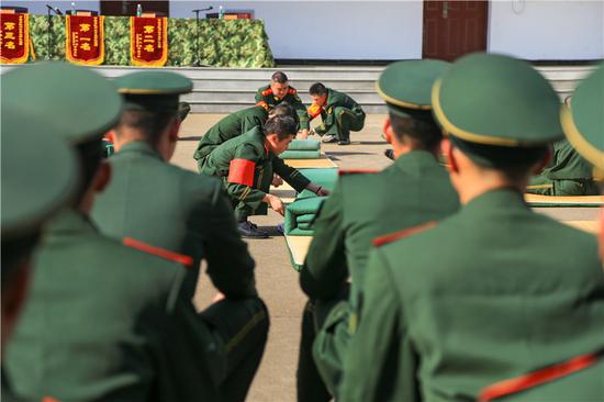 图为比赛现场。 胡港 摄