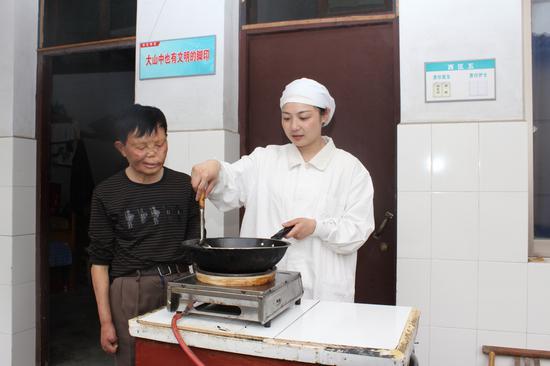 潘美儿工作图 德清宣传部供图