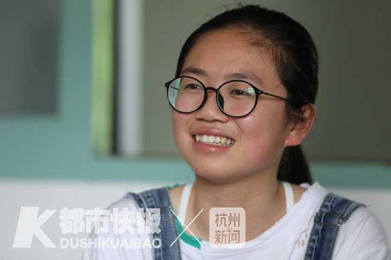 王琦是个爱笑的姑娘 摄影 丨 徐美儿