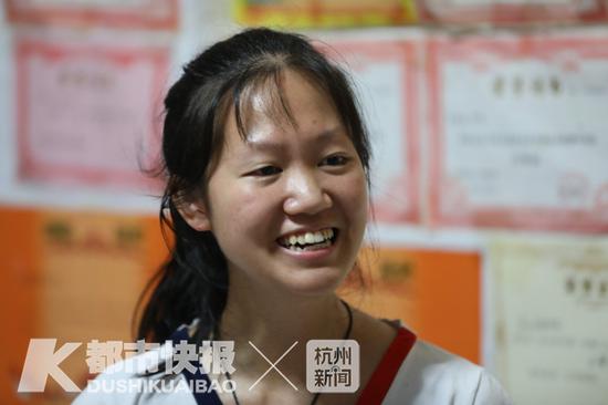 学子吴丽楠 摄影 | 徐美儿