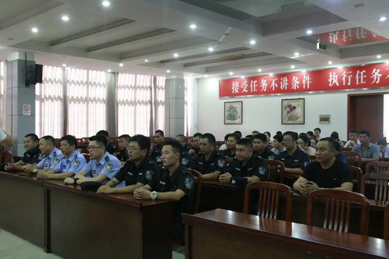 欢送仪式现场。平湖宣传部提供