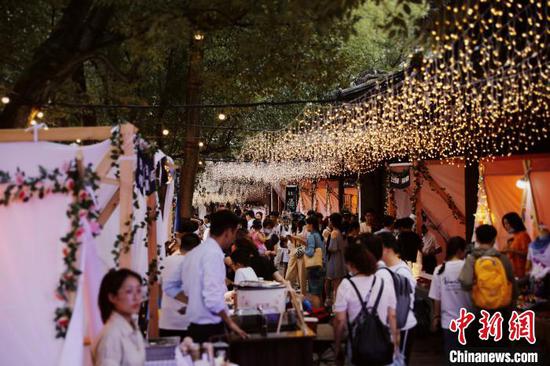 图为乌镇夜间美景 乌镇景区供图