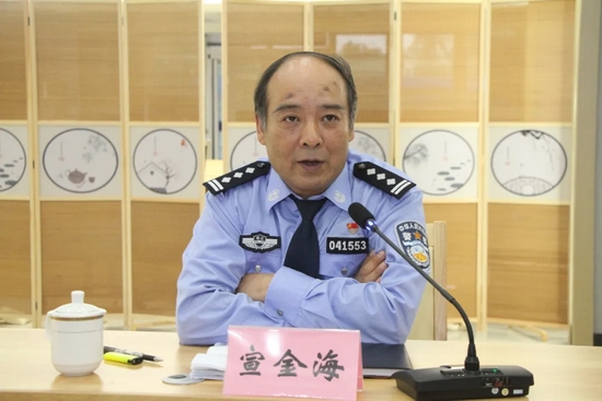 下沉老民警代表  宣金海