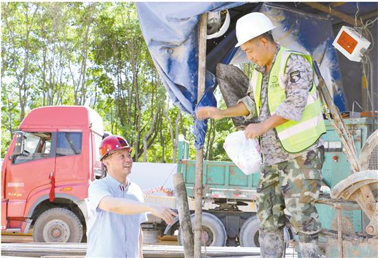 上虞建管局检查施工安全并慰问作业人员