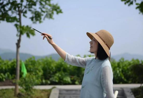 柔美清新 上虞小学老师的没骨画火了