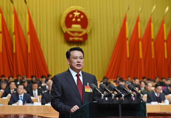 浙江省长袁家军作政府工作报告。 蔡荣章 摄