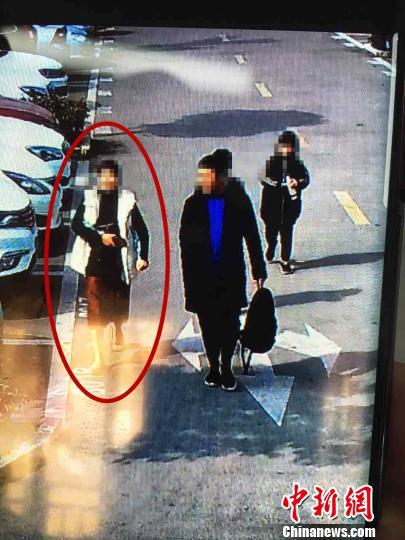图为:“宝马女”捡到钻戒后欲占为己有 台州市中心医院供图 摄
