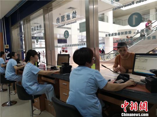 医院内景。(图文无关) 张煜欢 摄