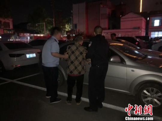 老人被成功接回安吉。安吉公安提供