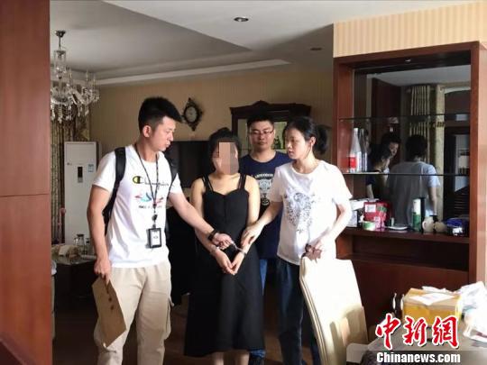抓获现场 警方提供 摄