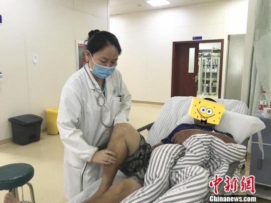 接诊的热射病患者中,八九十岁的老人较多。医院提供