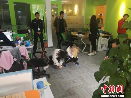 东阳警方捣毁5个网络赌博团伙。公安提供