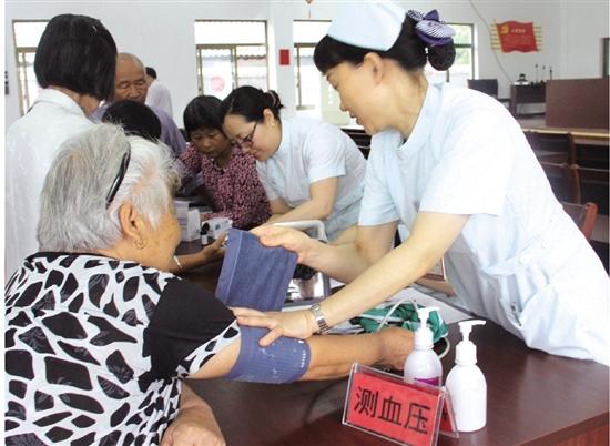 上虞中医专家赴崧厦联胜村开展义诊活动_绍兴
