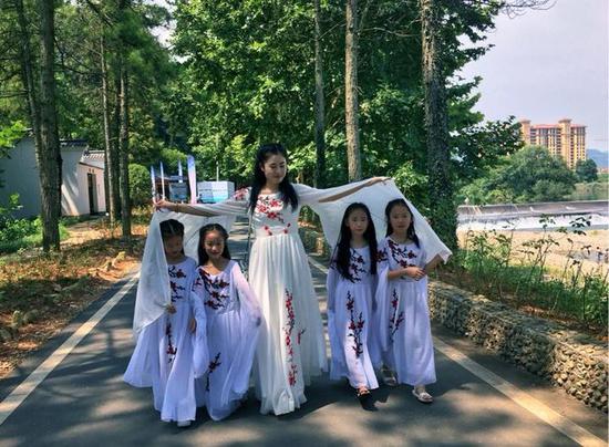 金华人口多少人_金华东阳人杜淑芳