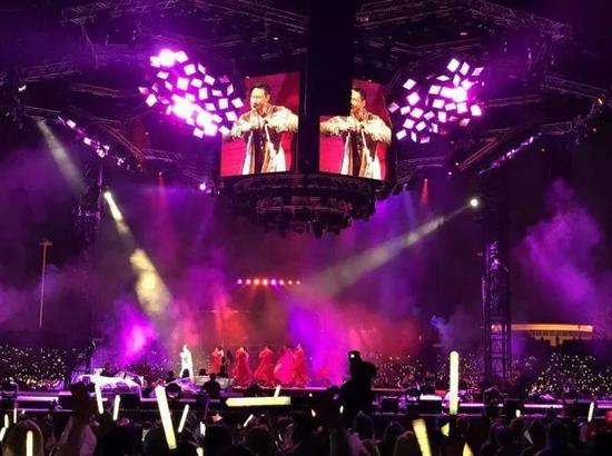 又一逃犯在嘉兴张学友演唱会现场被抓 网友:逃犯克星