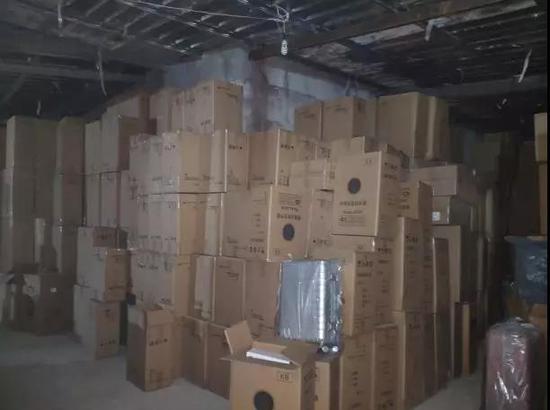 经查,李某陈某曾在平湖的几家箱包厂做过销售员,还曾一起工作过。