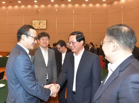 1月18日,省委书记车俊看望海归学子。