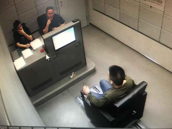 廖某向警方自首