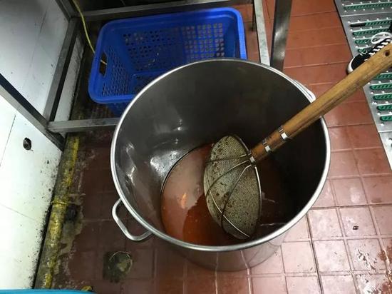现场查扣的原料及设备