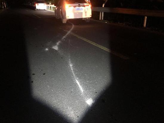 拼命司机:一天接35单 工作18小时