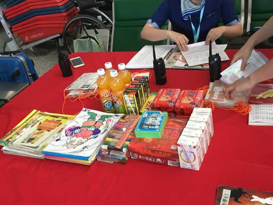 杭州机场无人陪伴儿童接待站开张 妥妥寄存托