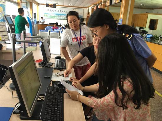 新昌市场监管局开设自助申报区