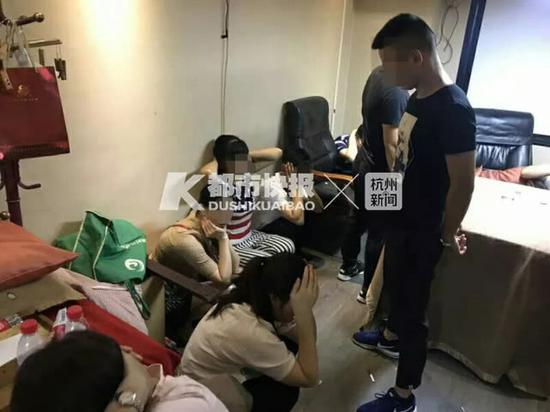 警方抓捕现场