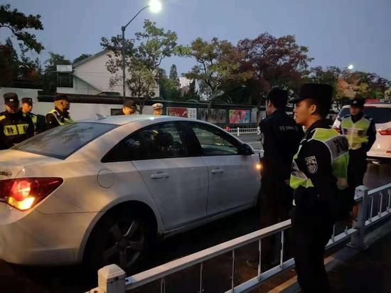 (感谢读者李女士爆料并提供现场图片)