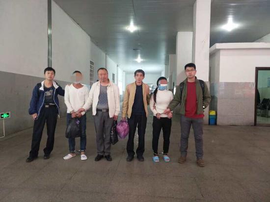 为和现男友结婚 一女子设计抢劫前男友 。 邱丽娟 摄