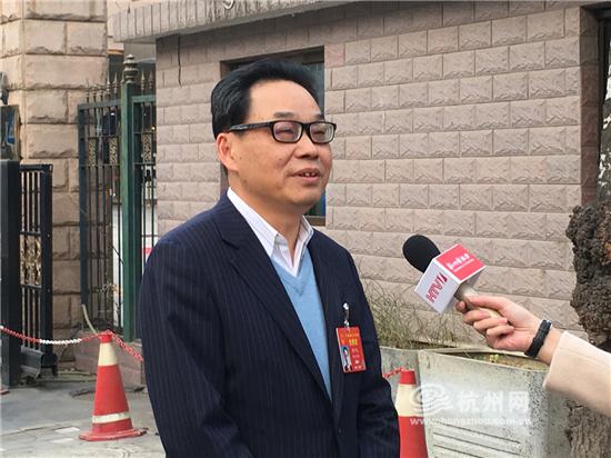 人大代表胡少先
