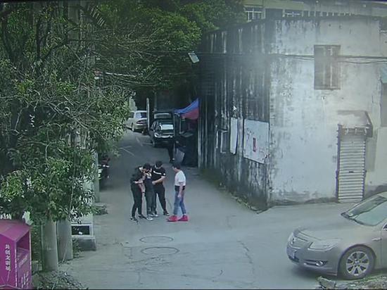 杀人犯潜逃19年后终落网 龙湾警方供图