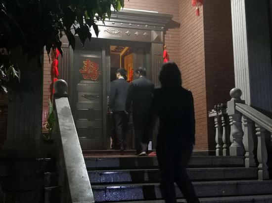 法院凌晨抓人 德清法院提供
