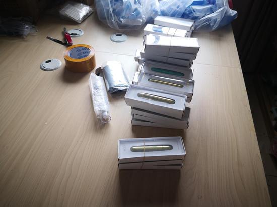 现场查获的烟弹。南浔公安提供