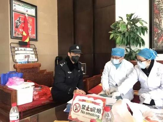 (民警在执勤中)