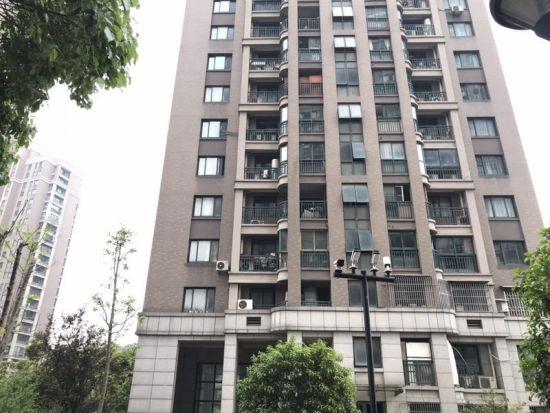 智能视频监控系统中的防高空抛物监控。 张斌 摄