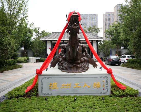 温州龙舟公园铜雕亮相。 温州市体育局 供图