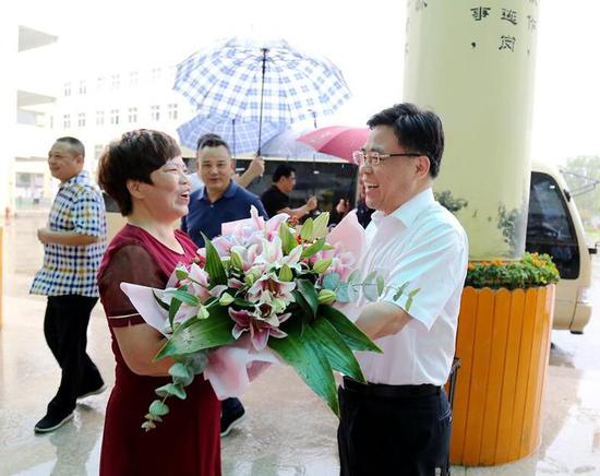 永康市领导教师节慰问弘扬高尚师德 潜心立德