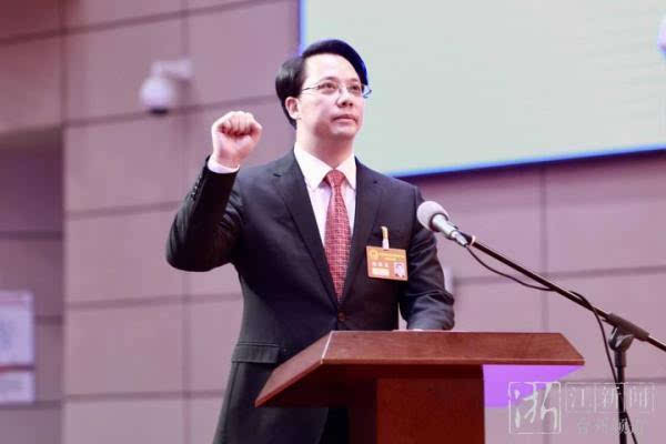 张晓强当选台州市长 系浙江11设区市最年轻政