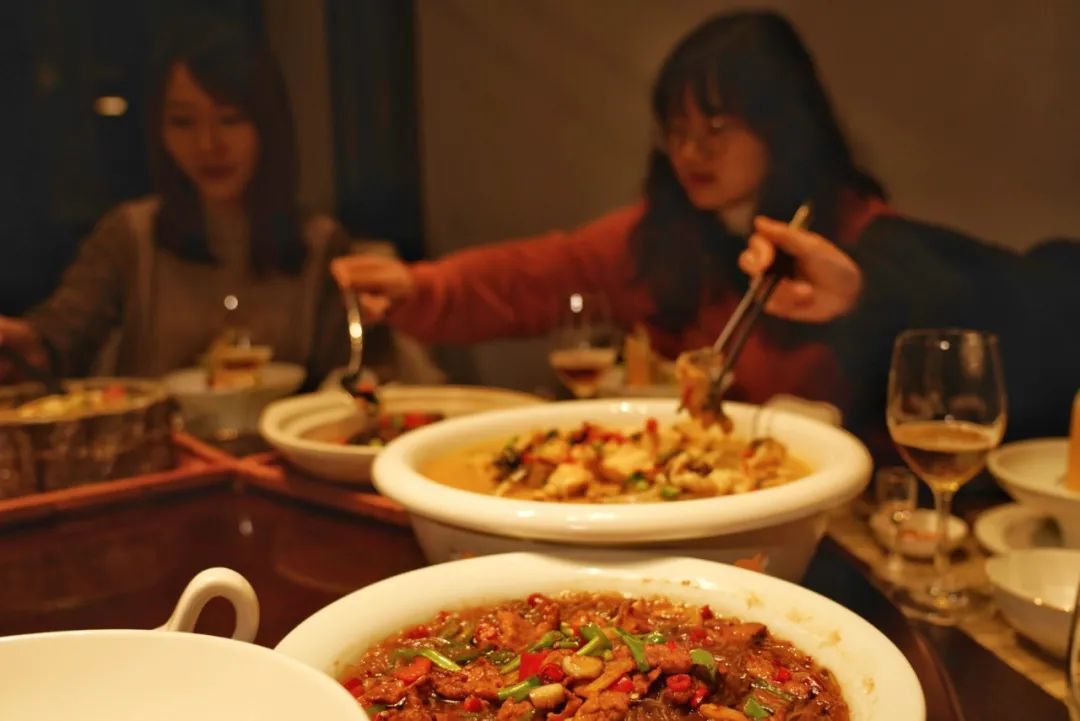 (朋友间的相处 有美食相伴才叫完美)