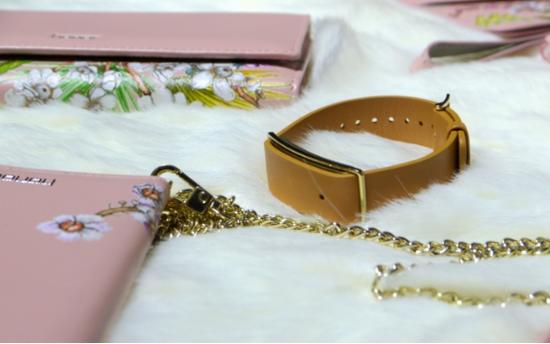 荣耀8必搭装备,荣耀畅玩手环A1开放购买