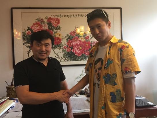 实力派新秀演员小孙红雷张竞埕正式签约鑫奕