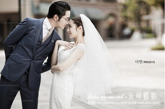 郑州婚纱摄影婚纱照拍的好,选择摄影工作室or