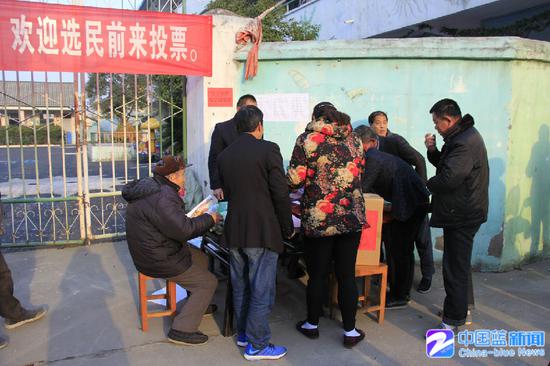 宁波慈溪人大换届选举一抹亮色 外来务工者成