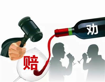 杭州男子聚餐时突发脑出血成残疾 妻子状告邀