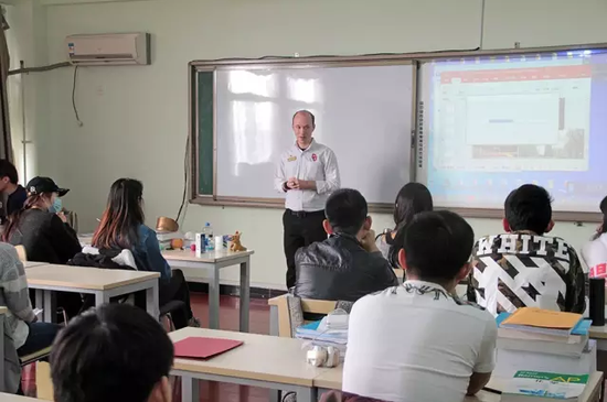 2016年到访力迈中美国际学校的美国名校和大